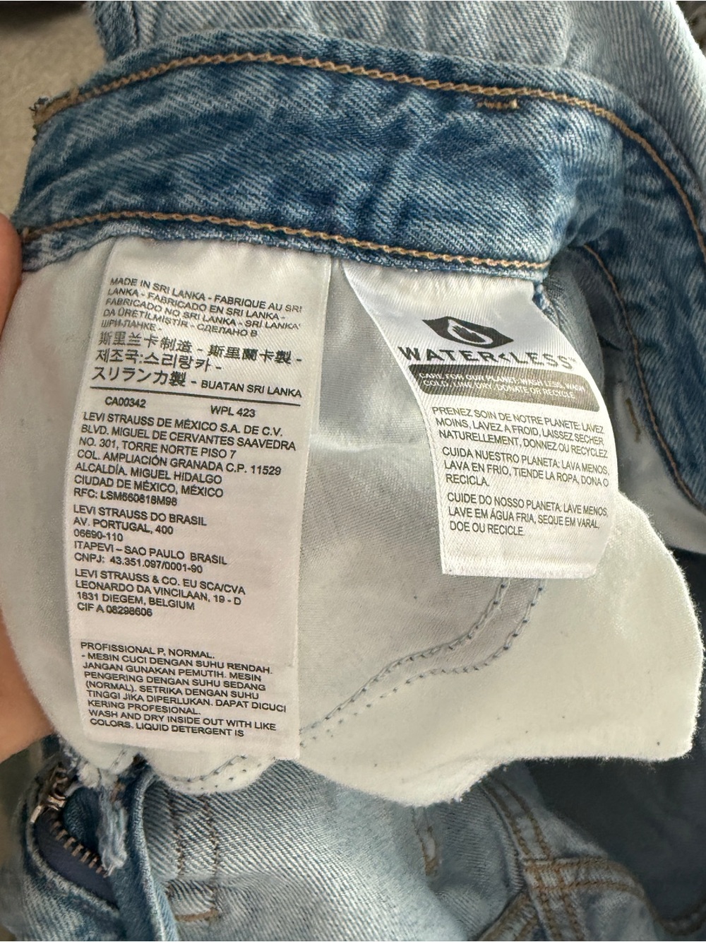 Levi’s Tapered Overalls size 28 - Picture 3 of 4